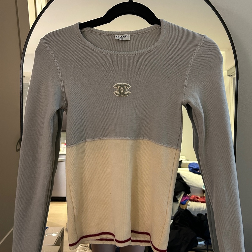 Authentic Vintage Chanel Women's Gray and Cream Top